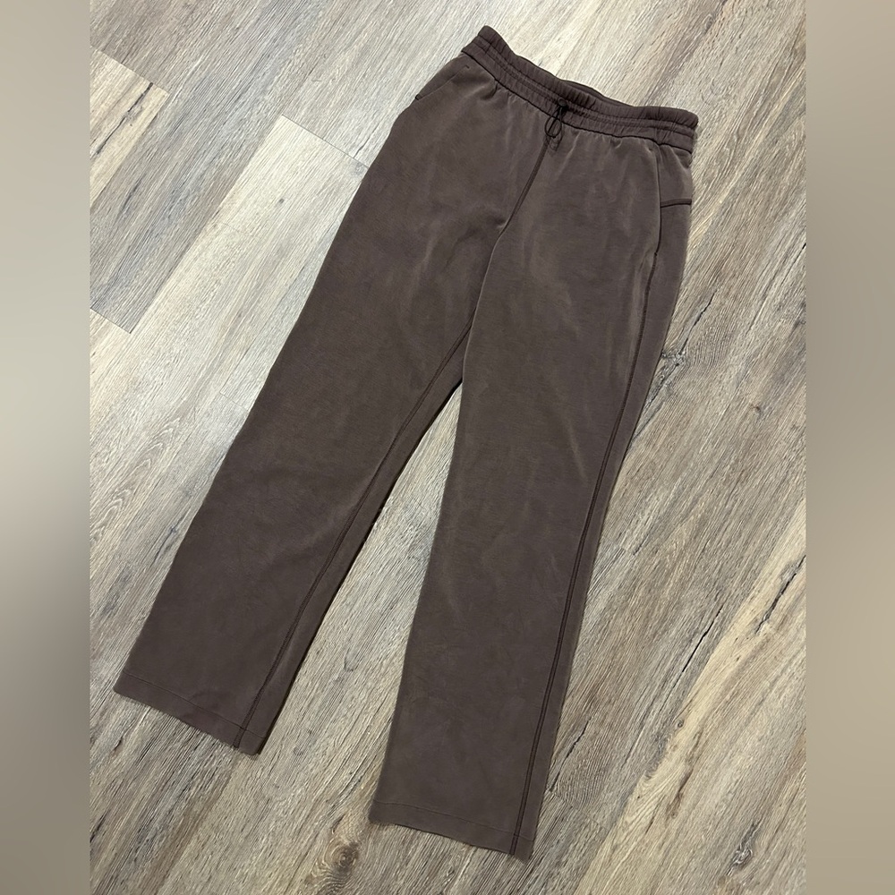 Lululemon women’s sweatpants